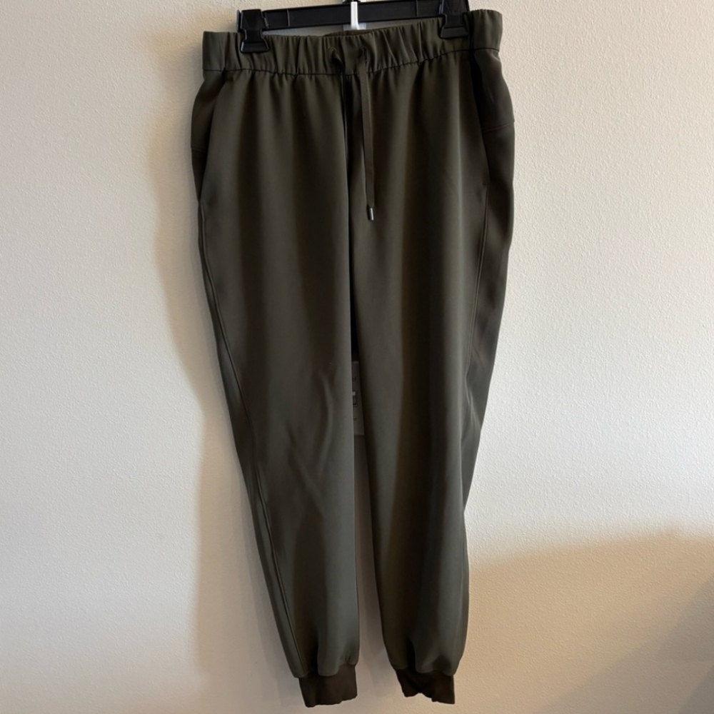 Lululemon On the Fly Jogger Dark Olive Sz 8 - Picture 5 of 9